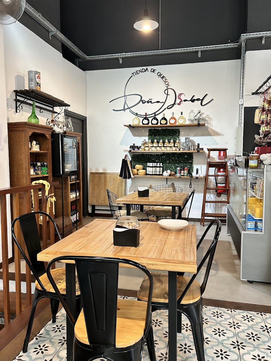 Tienda De Quesos Doña Isabel